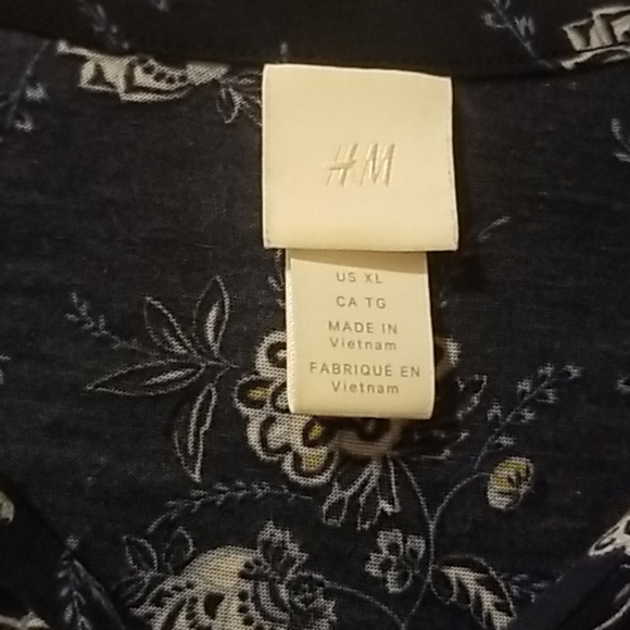 Blue patterned blouse - Picture 2 of 3